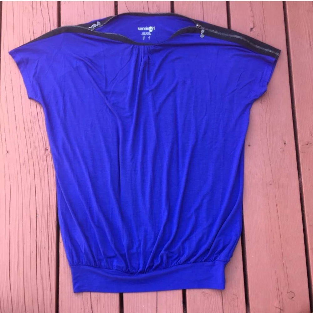 🛍 10 for $20 Kensiegirl Blue Zip Detail Top Small